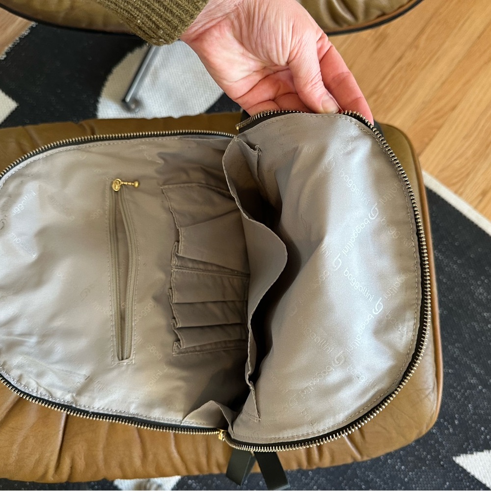 Baggallini Medium Backpack - image 7